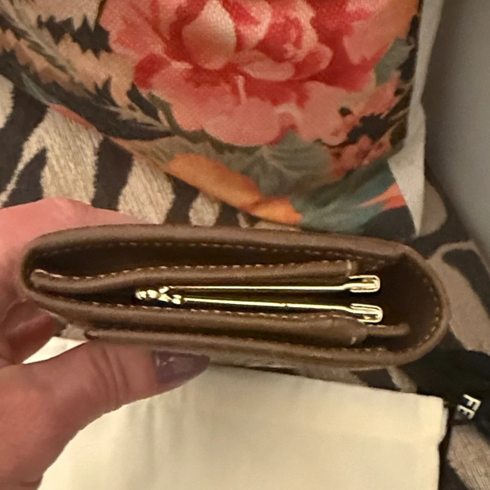 Fendi RARE Kisslock Zucca  Wallet EUC - Picture 13 of 15